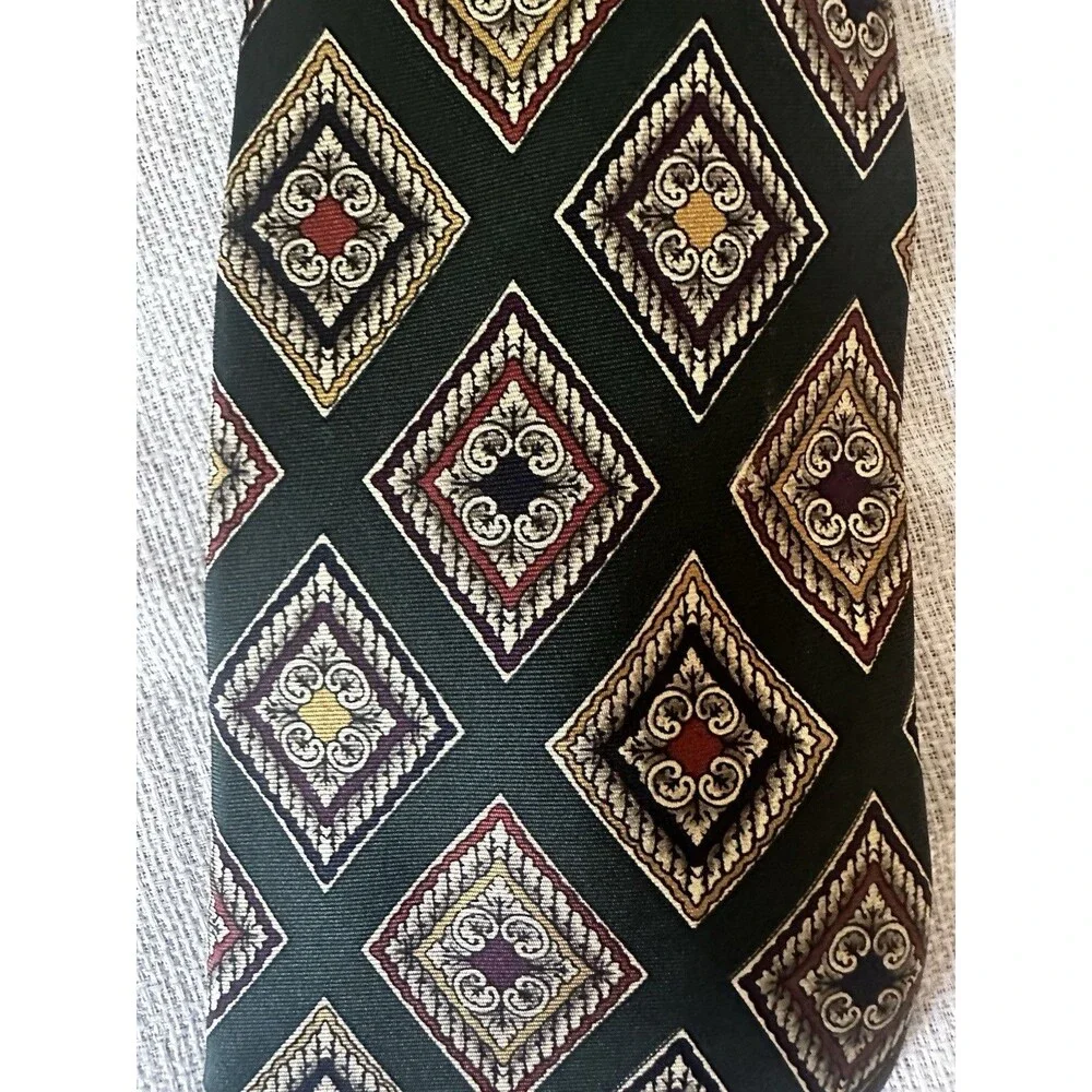 Vintage G.J. Cahn Tiemaker to the Universe Green Geometric Necktie